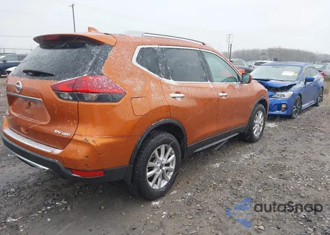 2017 Nissan Rogue Sv z USA, uszkodzony, nr VIN 5N1AT2MV5HC741988
